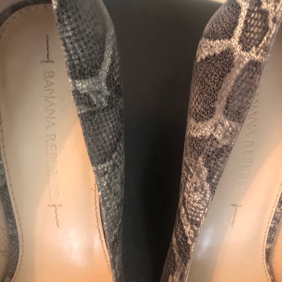Banana Republic snake print wedges - Picture 4 of 4